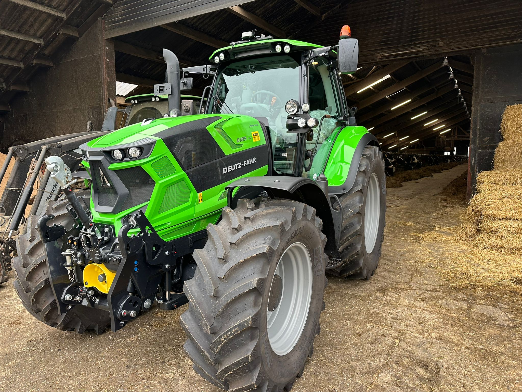 Alternative view of Deutz-Fahr 6185 TTV