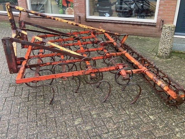 Triltand cultivator
