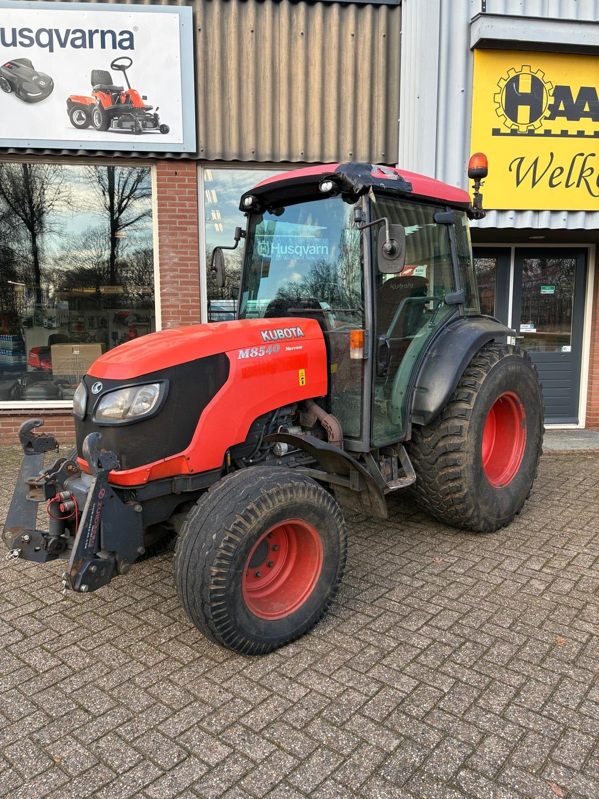 Kubota M8540 narrow