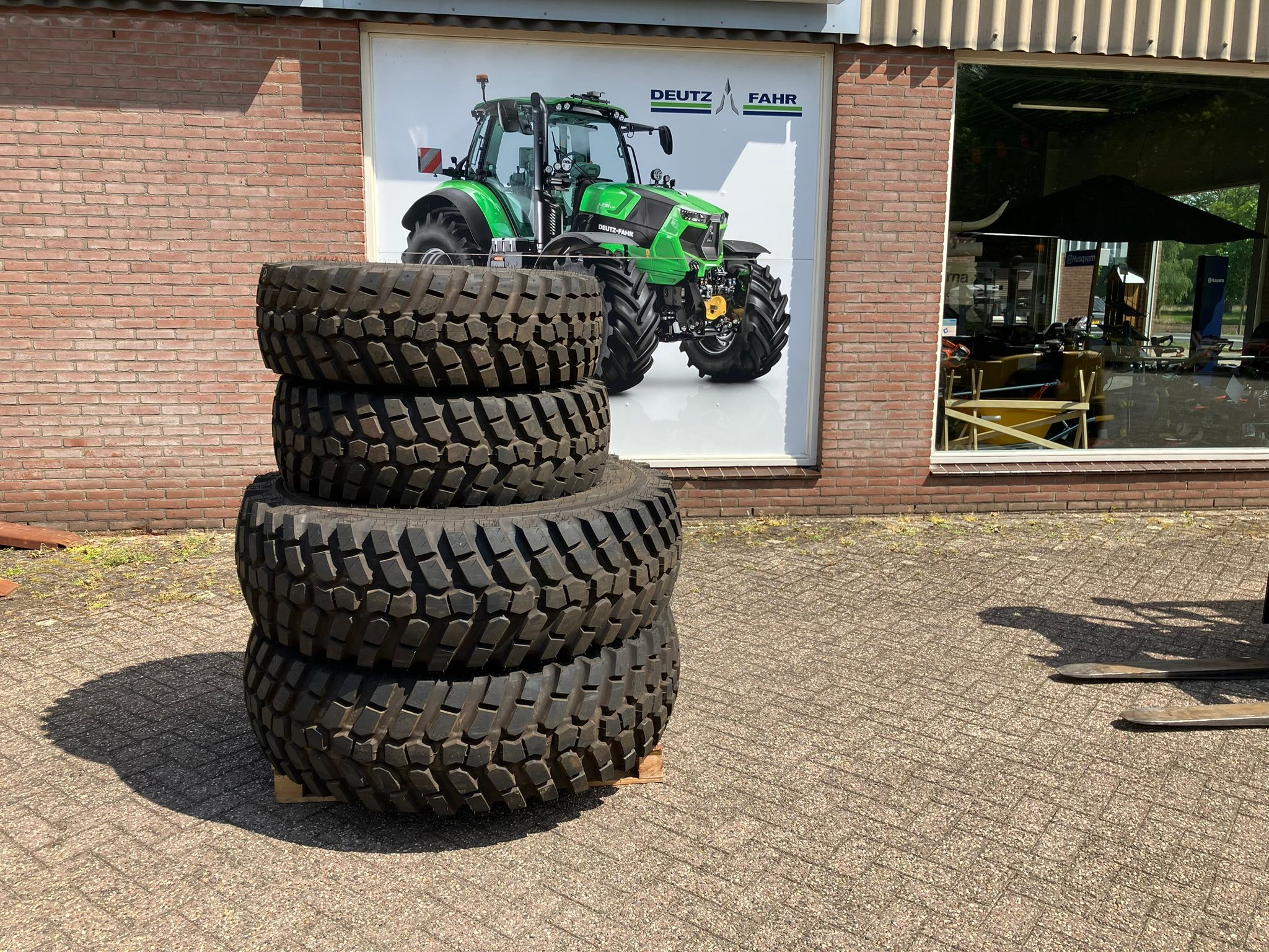 Alliance 340/80R20 en 440/80R28