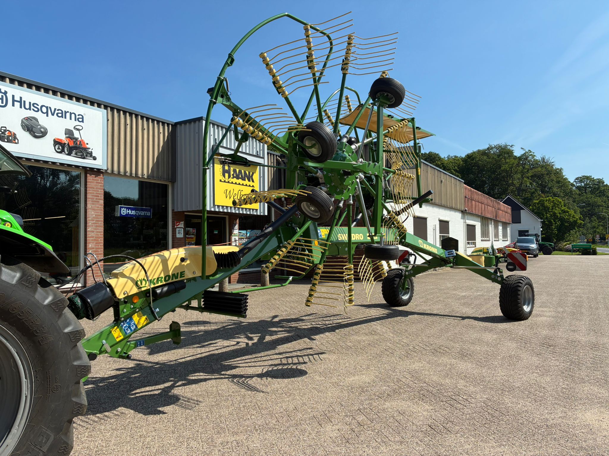 Alternative view of Krone TS 680