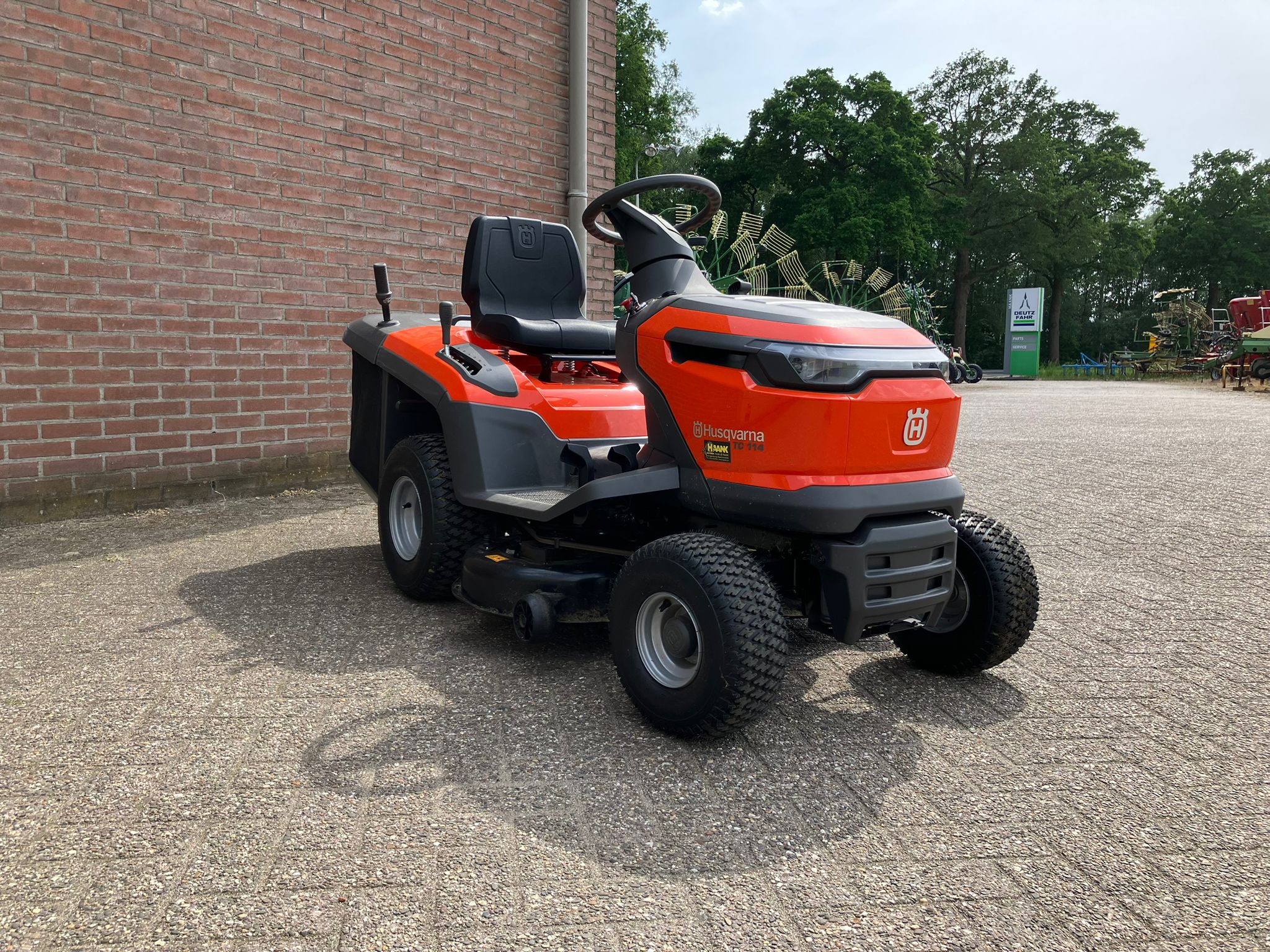Alternative view of Husqvarna TC 114