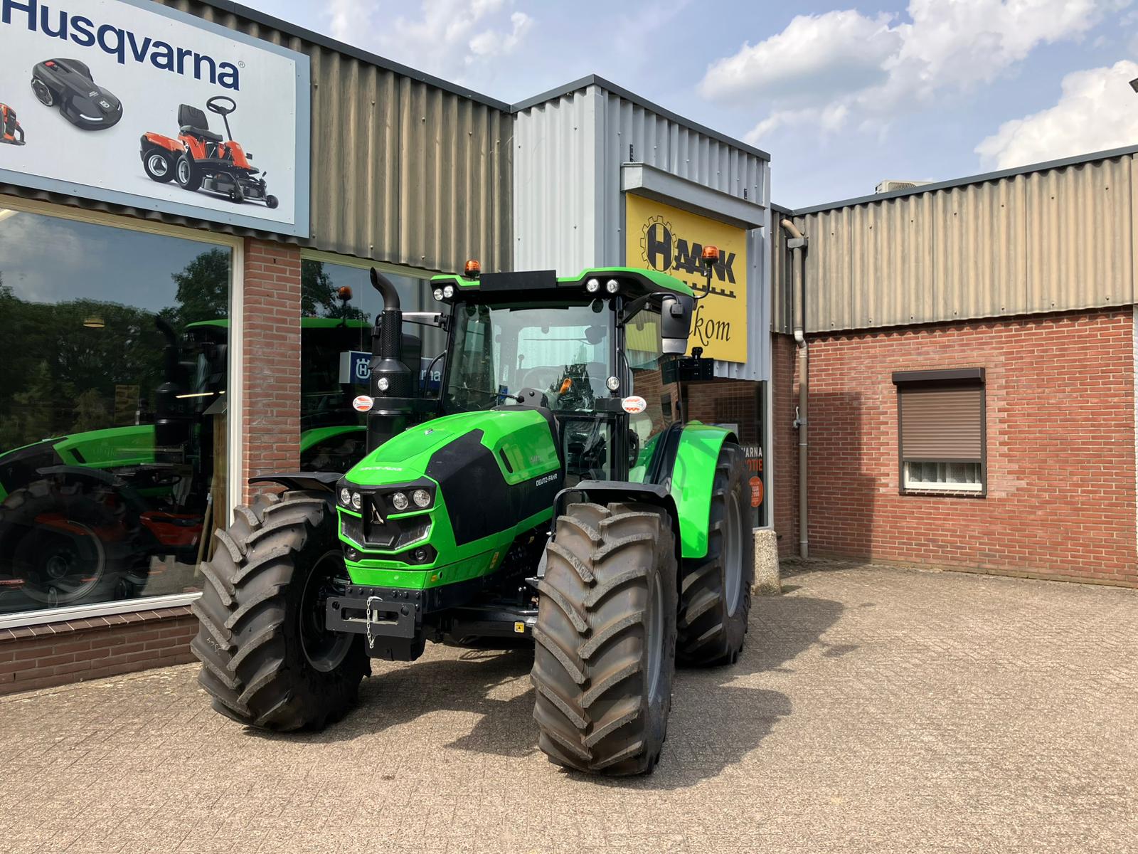 Alternative view of Deutz-Fahr 5115 GS