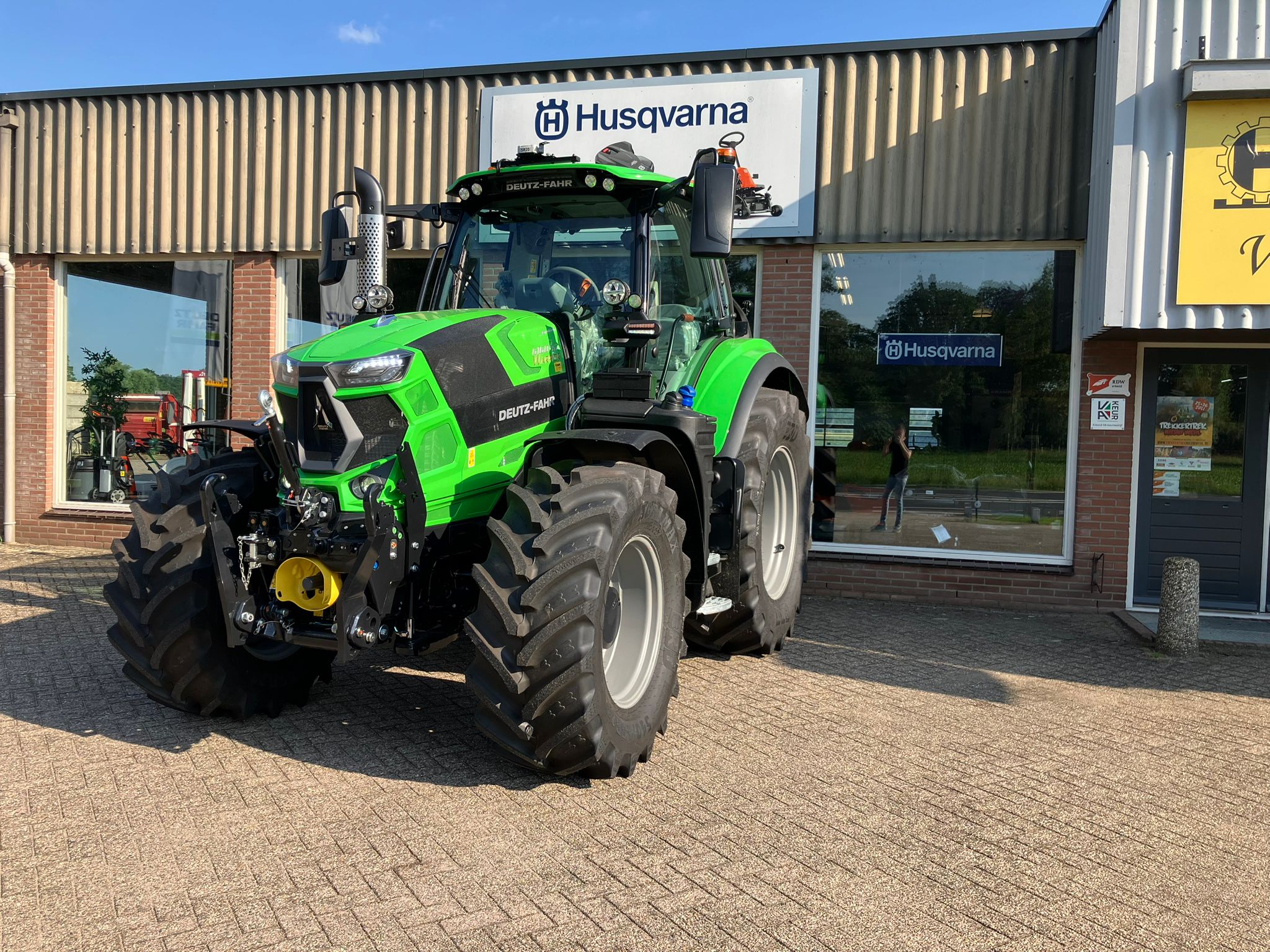 Alternative view of Deutz Fahr 6160.4 TTV WARRIOR