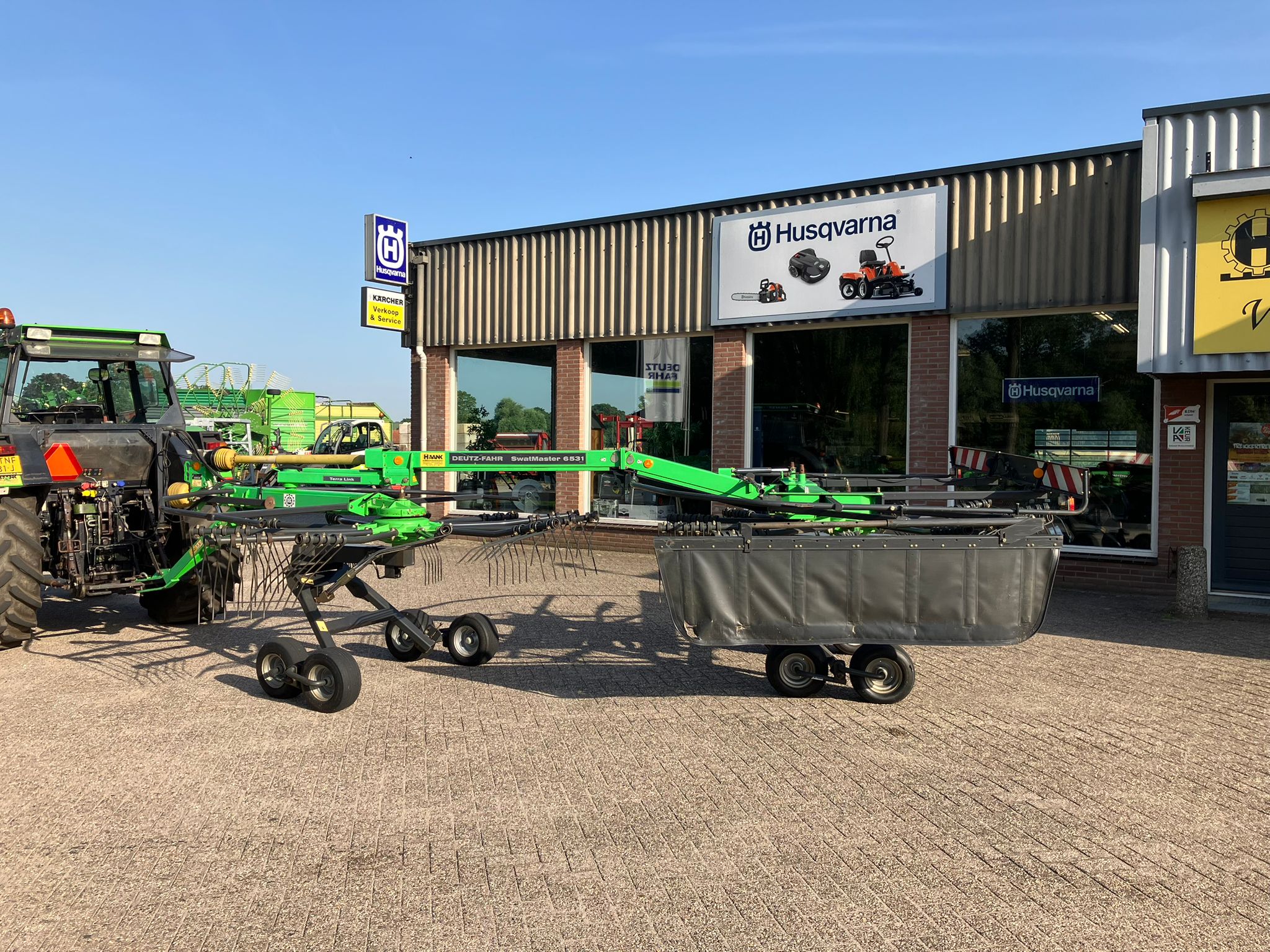 Alternative view of Deutz-Fahr Swatmaster 6531